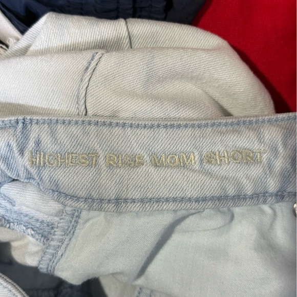 American Eagle Jean Shorts Highest Rise Mom Short Tie Dye Wash Blue Size 8 Jorts - Picture 10 of 10